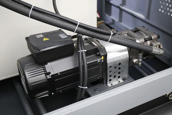 Servomoteur et pompe de la HS II-15L
