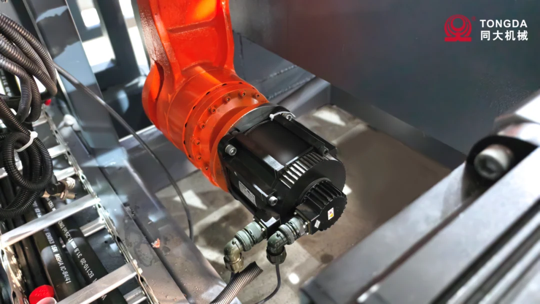 Drive assembly of the all-electric line