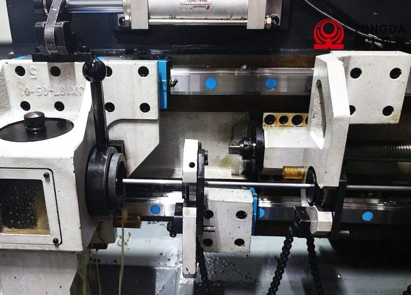 Blow mold component and mounting details